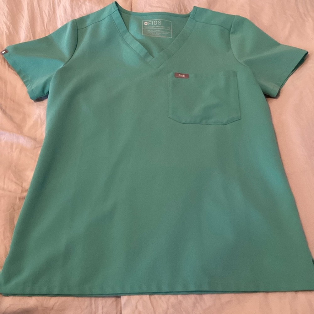 FIGS Women Surgical Green Scrub Top
